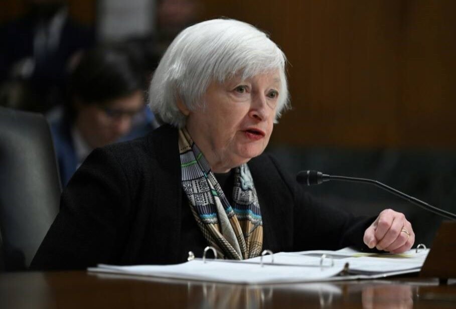 Biden Advisors Celebrate Thriving Economy, Eased Concerns