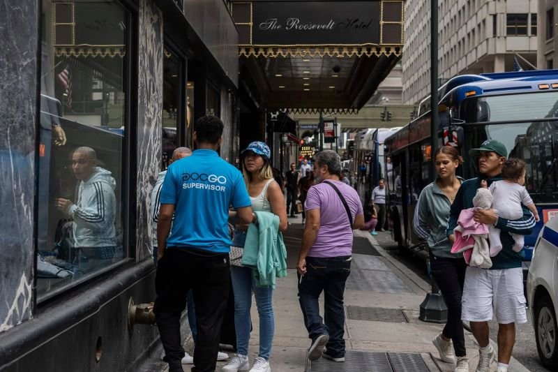 Consumer Spending Slumps in May, Urging Fed Action