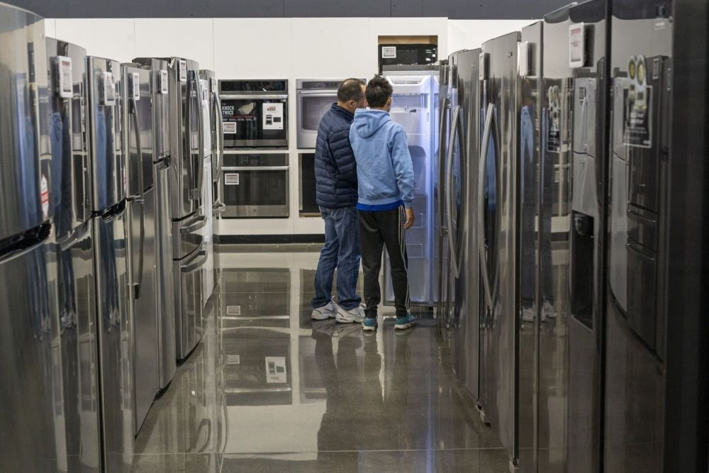 US Consumer Delinquency Concerns Surge to Highest Since 2020